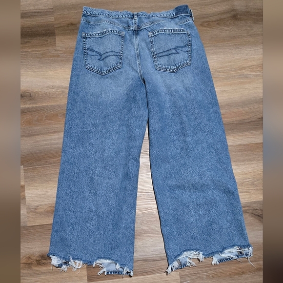 American Eagle Super High Rise Baggy Wide Leg Raw Hem Jeans Size 16 Short - Picture 4 of 16